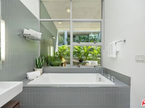 4080 Glencoe Avenue 104, Marina Del Rey CA 90292