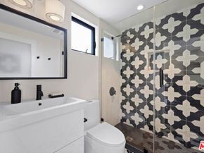 2402 11th Street, Santa Monica CA 90405