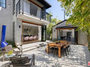 2402 11th Street, Santa Monica CA 90405