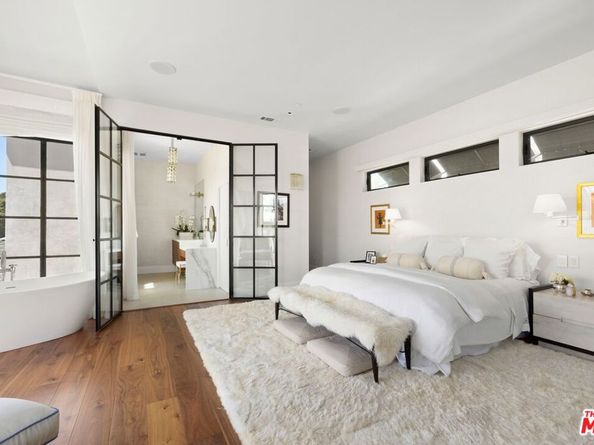 2402 11th Street, Santa Monica CA 90405
