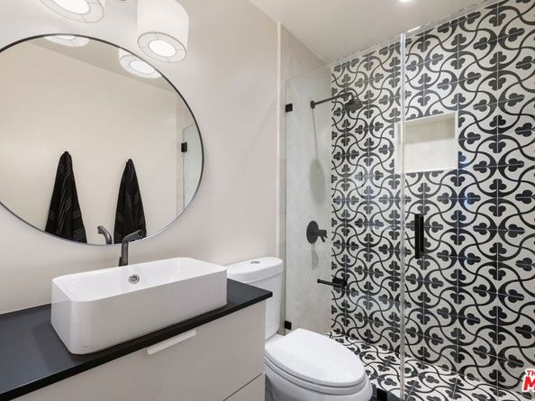 2402 11th Street, Santa Monica CA 90405