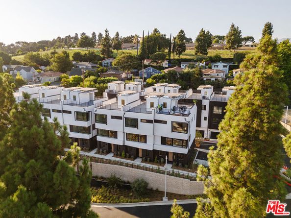 3855 N Riley Lane, Los Angeles CA 90065