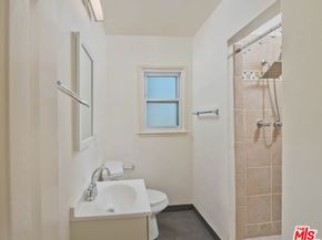 7421 Jumilla Avenue, Winnetka CA 91306