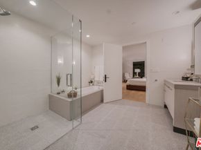 10777 WILSHIRE Boulevard 209, Los Angeles CA 90024
