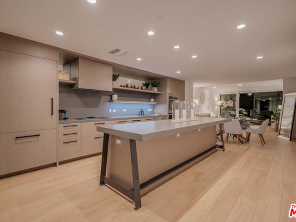 10777 WILSHIRE Boulevard 209, Los Angeles CA 90024