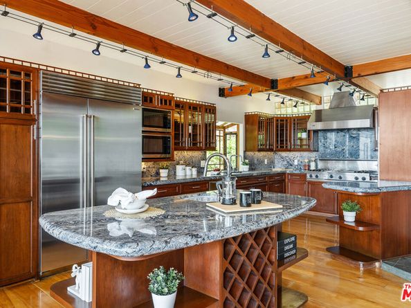 3928 Clayton Avenue, Los Angeles CA 90027