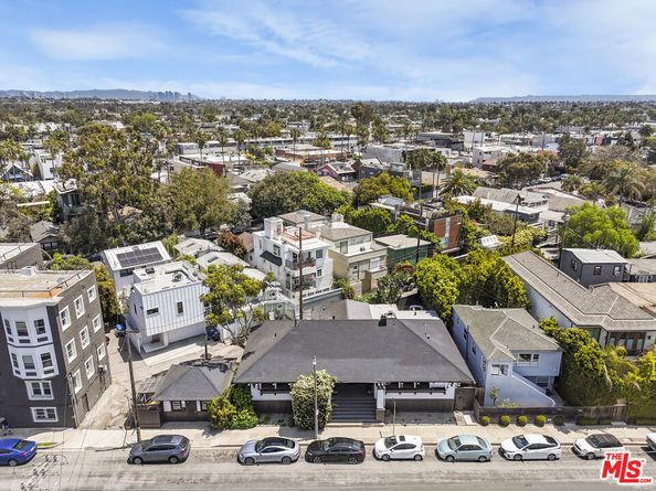 1300 Riviera Avenue, Venice CA 90291