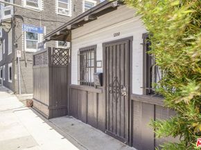 1300 Riviera Avenue, Venice CA 90291
