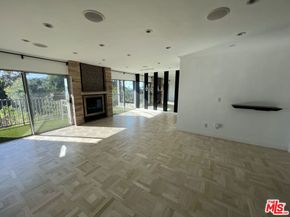 949 N Kings Road 314, West Hollywood CA 90069