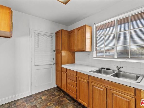 4045 Abourne Road D, Los Angeles CA 90008