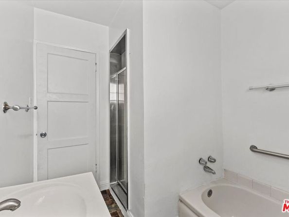 4045 Abourne Road D, Los Angeles CA 90008