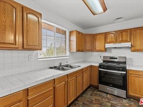 4045 Abourne Road D, Los Angeles CA 90008