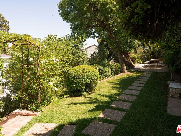 2003 El Cerrito Place, Los Angeles CA 90068