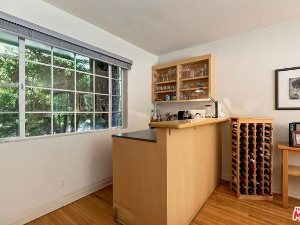 1041 Chantilly Road, Los Angeles CA 90077
