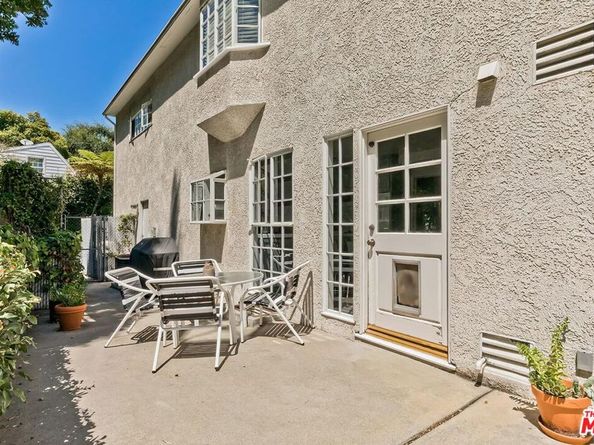 1041 Chantilly Road, Los Angeles CA 90077