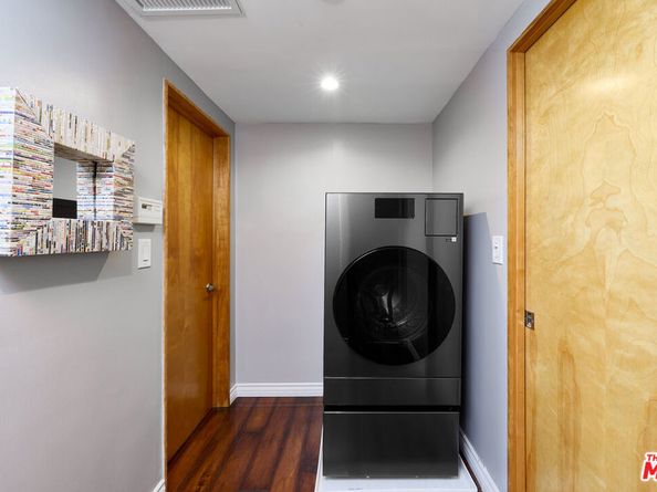 2002 4th Street 302, Santa Monica CA 90405