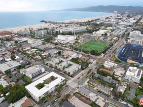2002 4th Street 302, Santa Monica CA 90405