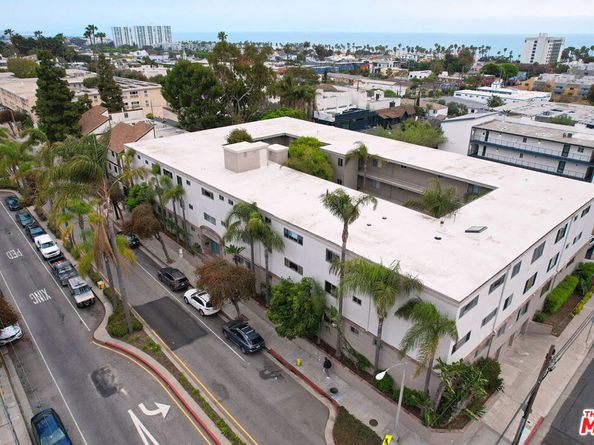 2002 4th Street 302, Santa Monica CA 90405