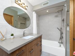 2002 4th Street 302, Santa Monica CA 90405