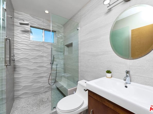 2002 4th Street 302, Santa Monica CA 90405