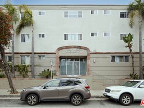 2002 4th Street 302, Santa Monica CA 90405