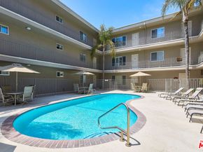 2002 4th Street 302, Santa Monica CA 90405