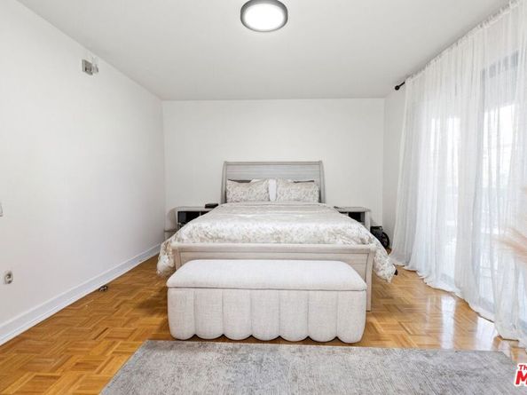 330 Burchett Street 206, Glendale CA 91203