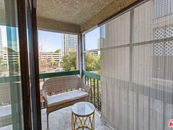 330 Burchett Street 206, Glendale CA 91203