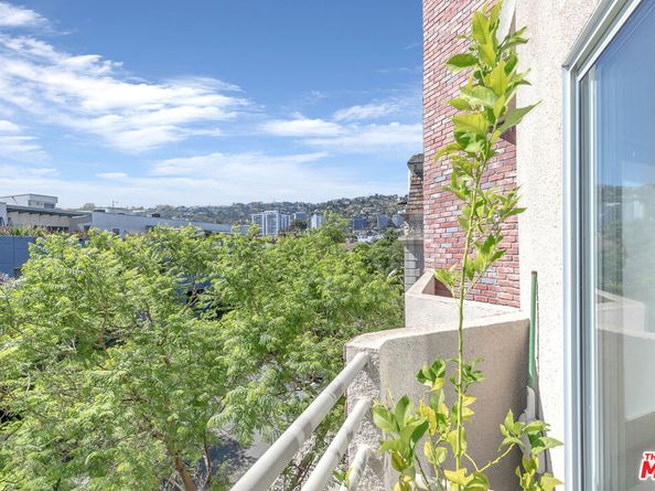 840 N Croft Avenue 301, Los Angeles CA 90069
