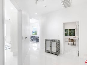 840 N Croft Avenue 301, Los Angeles CA 90069