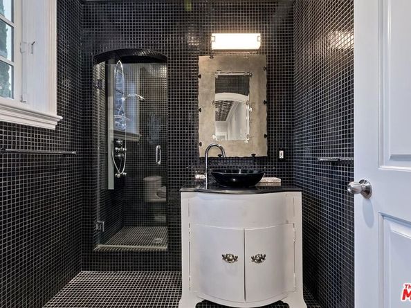 725 N Faring Road, Los Angeles CA 90077