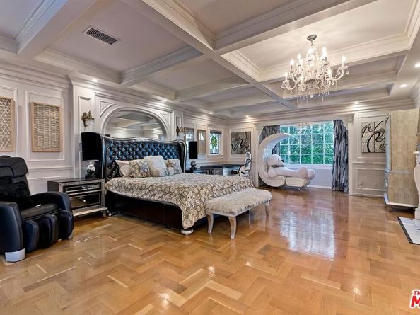 725 N Faring Road, Los Angeles CA 90077