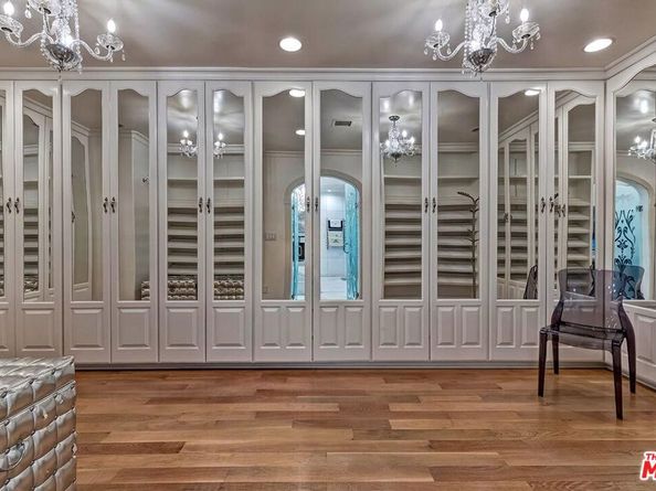 725 N Faring Road, Los Angeles CA 90077