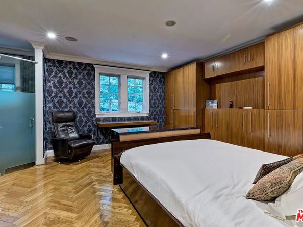 725 N Faring Road, Los Angeles CA 90077