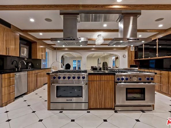 725 N Faring Road, Los Angeles CA 90077