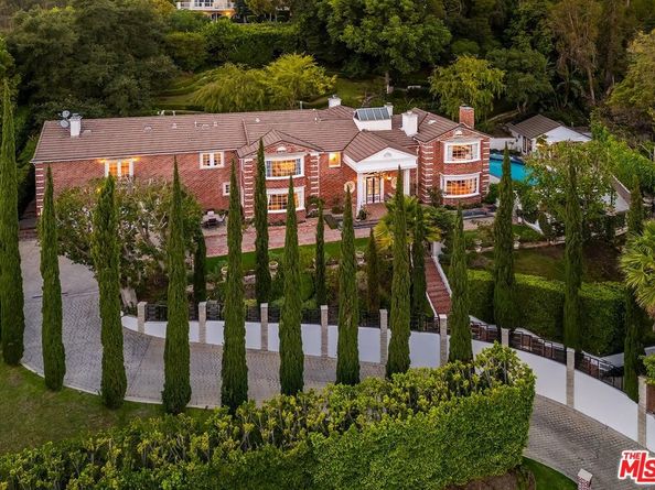 725 N Faring Road, Los Angeles CA 90077