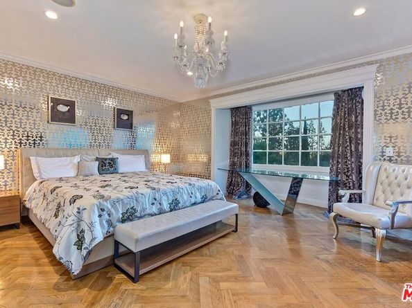 725 N Faring Road, Los Angeles CA 90077