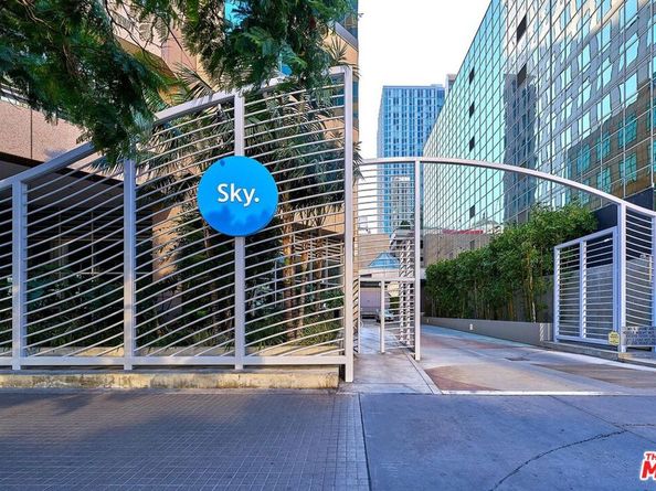 801 S Grand Avenue 1503, Los Angeles CA 90017