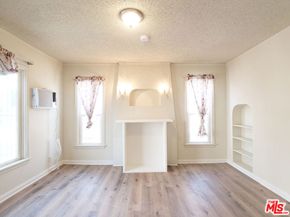 1046 S Kenmore Avenue, Los Angeles CA 90006