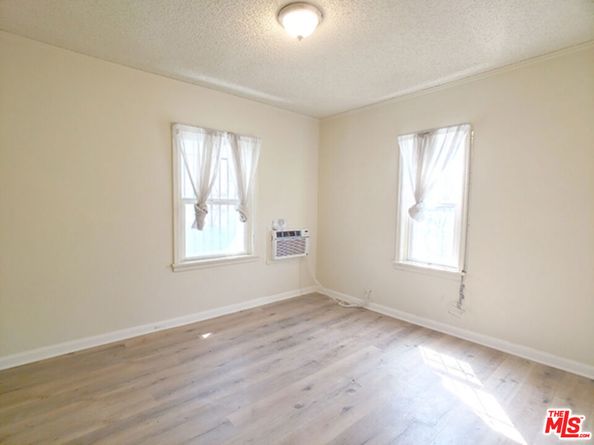 1046 S Kenmore Avenue, Los Angeles CA 90006