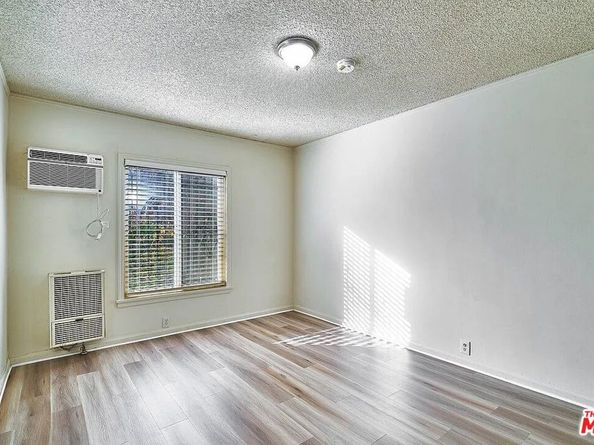 1046 S Kenmore Avenue, Los Angeles CA 90006