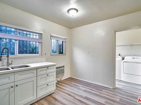 1046 S Kenmore Avenue, Los Angeles CA 90006