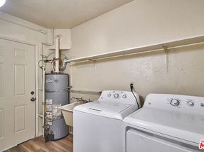 1046 S Kenmore Avenue, Los Angeles CA 90006