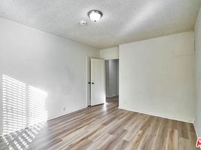 1046 S Kenmore Avenue, Los Angeles CA 90006