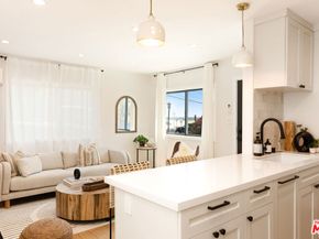 17 Sunset Avenue, Venice CA 90291