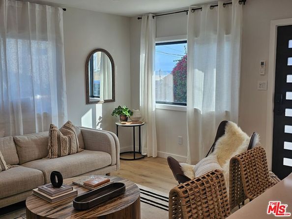 17 Sunset Avenue, Venice CA 90291
