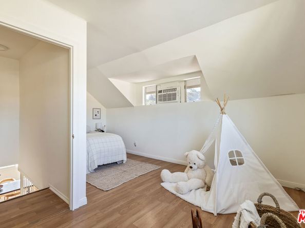 1945 Yosemite Drive, Los Angeles CA 90041