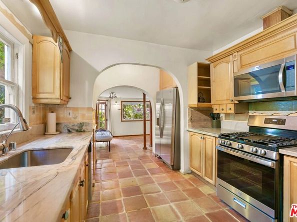 3110 Highland Avenue, Santa Monica CA 90405