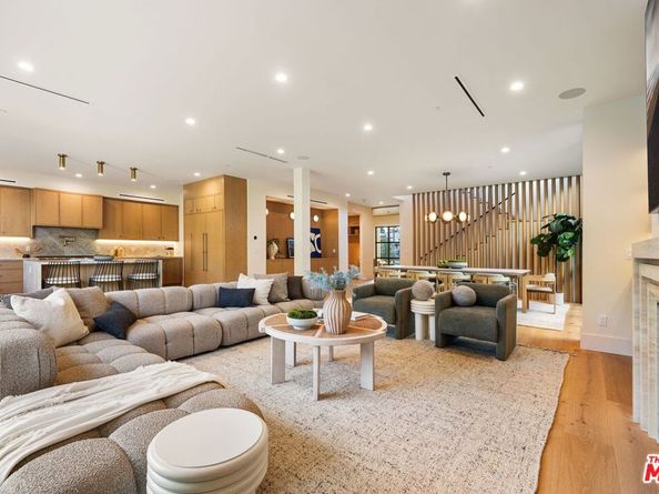 11500 Kingsland Street, Los Angeles CA 90066