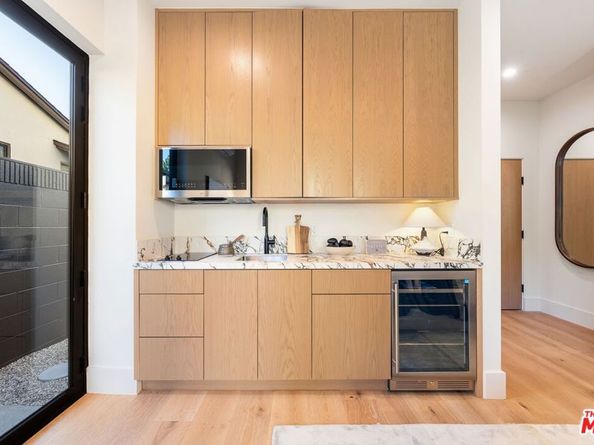 11500 Kingsland Street, Los Angeles CA 90066